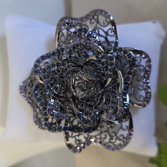Vintage Statement Silver Blue Rhinestone Rose Flower Brooch Pin - Picture 1 of 9